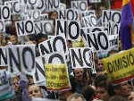 Ισπανία: “Παραίτηση” ήταν το σύνθημα των χιλιάδων “αγανακτισμένων”