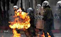 Η ανοχή της ελληνικής κοινωνίας στην «καλή βία» και ο νόμος της ζούγκλας