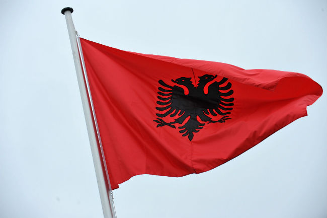 Στις 28 Νοεμβρίου οι Αλβανοί της Ιταλίας θα αναρτήσουν στα σπίτια τους την σημαία τους