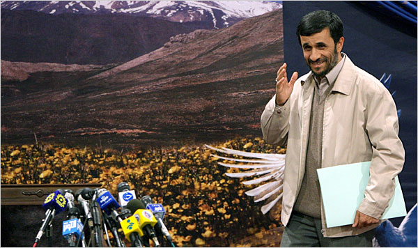 Ακύρωσε το ταξίδι στην Τουρκία ο Αχμαντινετζάντ