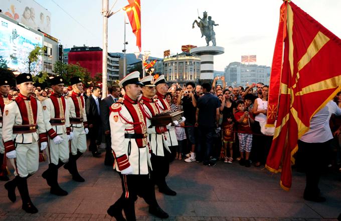 «Συμφέροντα των Ελλήνων καπιταλιστών στη Μακεδονία»!