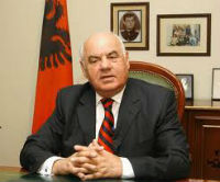 Ο λόγος που  υπέγραψε πρώτος  το υπόμνημα για το «τσάμικο» ο πρώην Πρόεδρος της Αλβανίας Alfred Moisiu