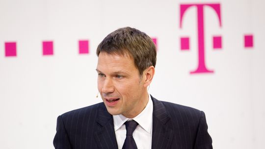 Η Deutsche Telekom (που έχει τον ΟΤΕ) αλλάζει αφεντικό