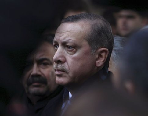 Οι τουρκικές υπηρεσίες ερευνούν «κοριούς» στο γραφείο του Τ. Ερντογάν, σύμφωνα με ΜΜΕ