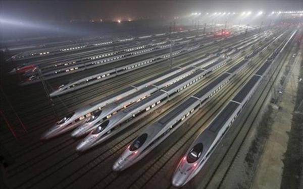 Η Κίνα εγκαινίασε τη μεγαλύτερη σιδηροδρομική γραμμή για τρένα υψηλής ταχύτητας στον κόσμο