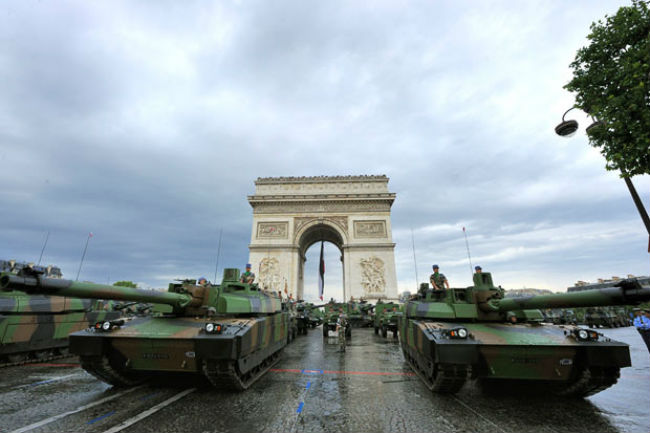 Μάλι: Η Γαλλία εμπλέκει “σταδιακά” 2.500 στρατιώτες