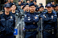 19.000 αστυνομικοί μετακινούνται προς την ανατολική Τουρκία