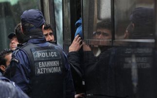 «Ξένιος Ζευς»: 325 προσαγωγές, 14 συλλήψεις στο κέντρο της Αθήνας