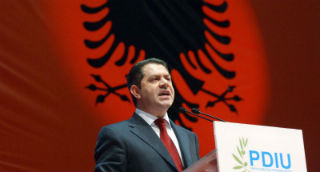 Αλβανία : Την εξέταση του «τσάμικου ψηφίσματος» άρχισε σήμερα η  Αλβανική Βουλή