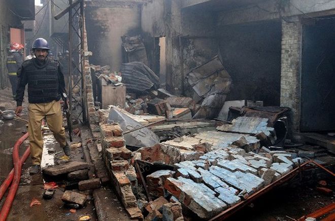 Πολύνεκρη επίθεση σε τζαμί στο Πακιστάν