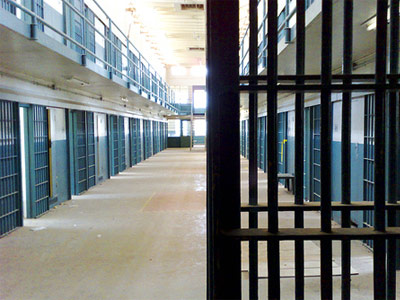 Οι κατηγορούμενοι για τους «Πυρήνες» καταγγέλουν έφοδο των ΕΚΑΜ στα κελιά τους