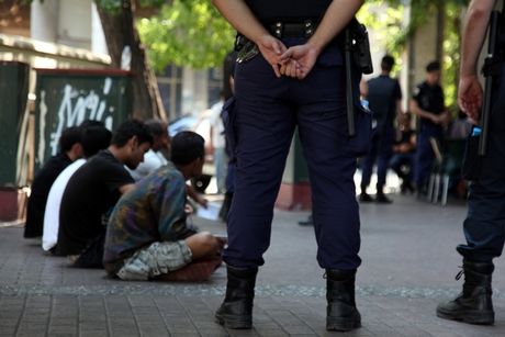 Επιχείρηση σκούπα στην Κρήτη με 17 συλλήψεις λαθρομεταναστών