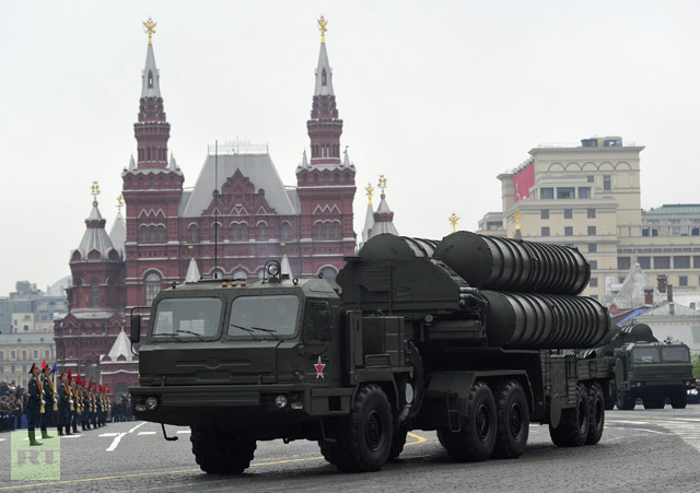 Μόσχα: Στρατιωτικά οχήματα έφτασαν στην πόλη για να λάβουν μέρος στην παρέλαση της Νίκης