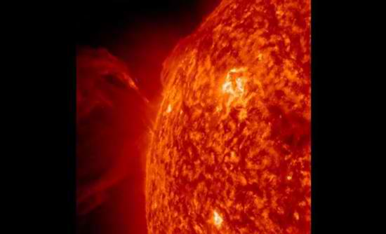 Πρωτομαγιάτικη έκρηξη αστρικής ύλης στον Ήλιο (vid)