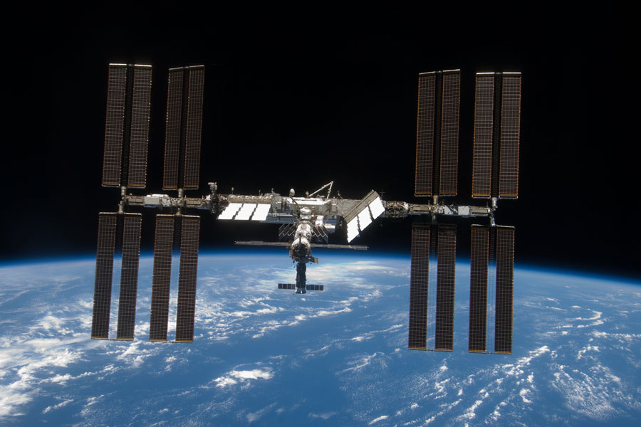 Γύρισαν με διαστημική κάψουλα οι 3 του ISS