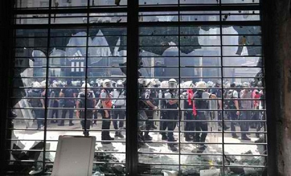 Τουρκία: Νέες συγκρούσεις με την αστυνομία τη νύχτα