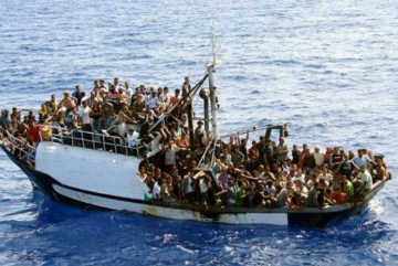 Περισσότεροι από 500 λαθρομετανάστες αφίχθησαν στις ιταλικές αρχές