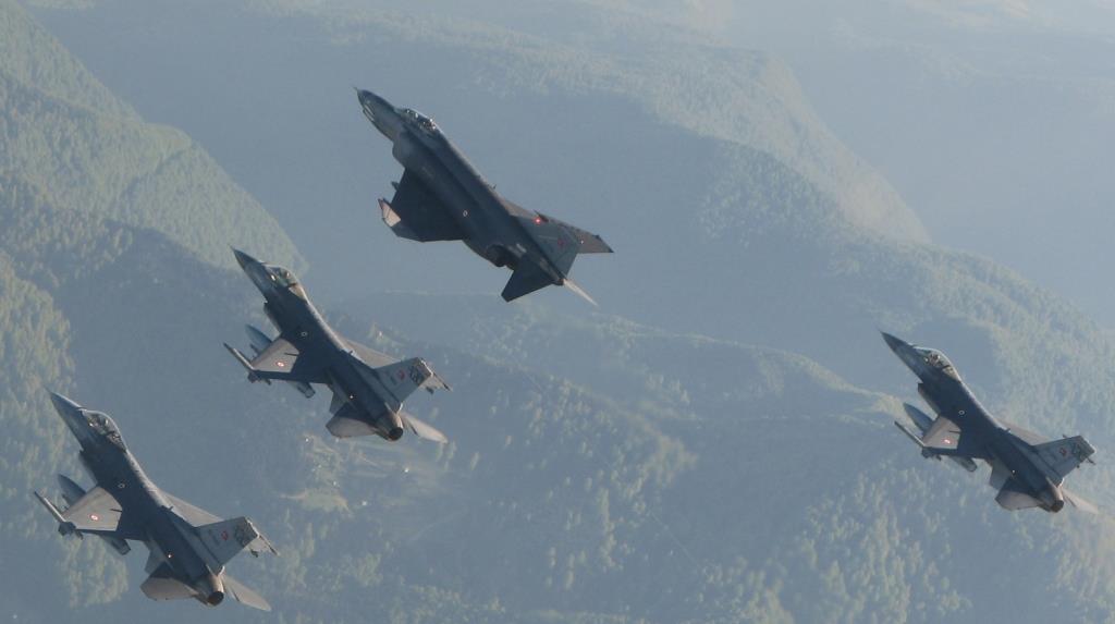 6 τουρκικά μαχητικά πάνω από ελληνικό έδαφος
