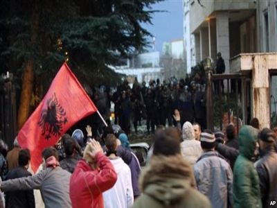 Αλβανία: Διαδηλώσεις διαμαρτυρίας για τα χημκά όπλα της Συρίας