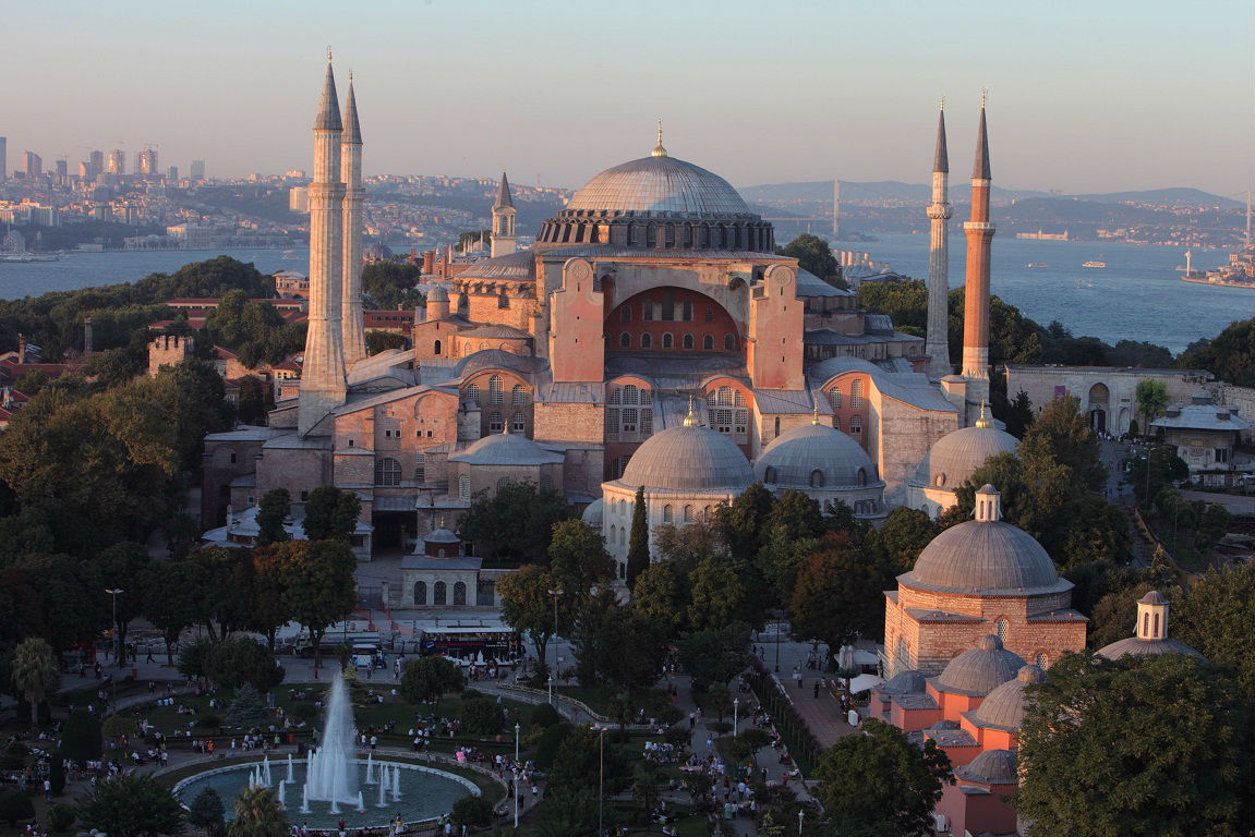 Μ.Αρίντς, αντιπρόεδρος τουρκικής κυβέρνησης: “Nα γίνει τζαμί η Αγία Σοφία”