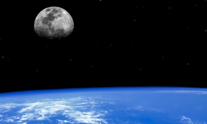 Δείτε τη Γη και τη Σελήνη έτσι όπως δεν την έχετε ξαναδεί
