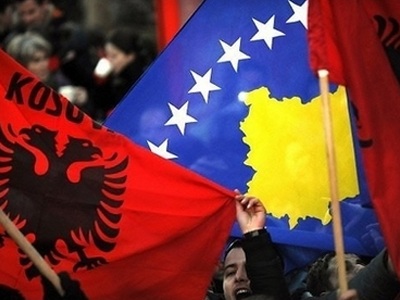Πρέσβης Βρετανίας: “Να ενωθεί η Αλβανία με το Κόσοβο”