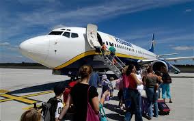 Θέσεις εργασίας στην Ελλάδα προκηρύσει η Ryanair
