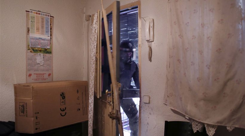 Βίντεο που σοκάρει: Οργή στην Ισπανία για τις εξώσεις