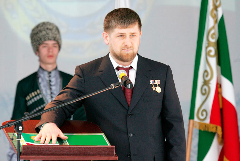 Ο πρόεδρος της Τσετσενίας κατά του ηγέτη των ναζιστών της Ουκρανίας