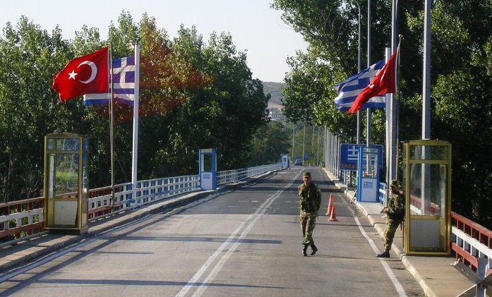 Νέα «διάβαση» για τα τουρκικά άρματα μάχης στον Έβρο – Φτιάχνουν νέα γέφυρα!