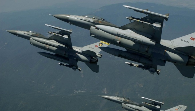 Τι κρύβουν οι έρευνες της Τουρκίας για το F-16 στη Χίο; Ολοκληρώνονται εν μέσω μπαράζ παραβιάσεων στο Αιγαίο