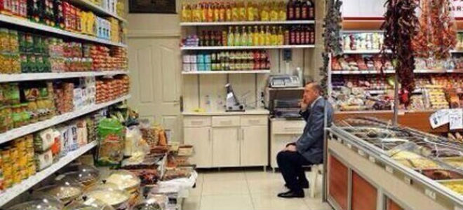 Η ταπείνωση του σουλτάνου Ερντογάν: Ανάμεσα σε ψυγεία και αλλαντικά σούπερ μάρκετ περιμένει να περάσει η… καταιγίδα