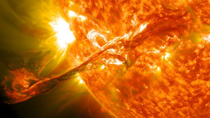 Δύο εντυπωσιακές ηλιακές εκρήξεις κατέγραψαν οι δορυφόροι της NASA