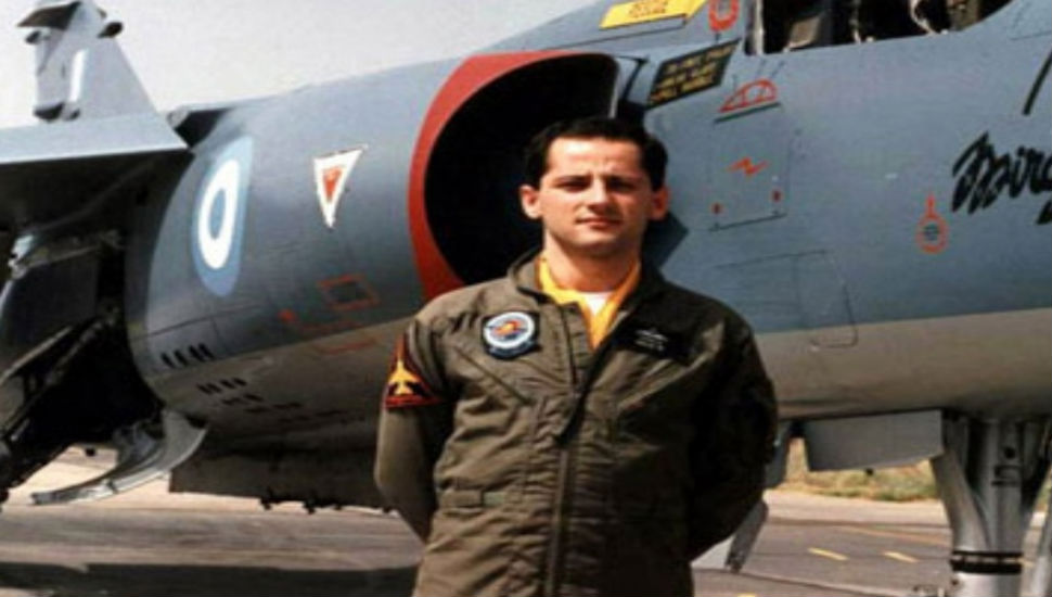 22 χρόνια μετά την ηρωική πράξη Ν.Σιαλμά: Οι πιλότοι τα δίνουν όλα για την πατρίδα – Οι πολιτικοί αφοπλίζουν τις ΕΔ (vid)