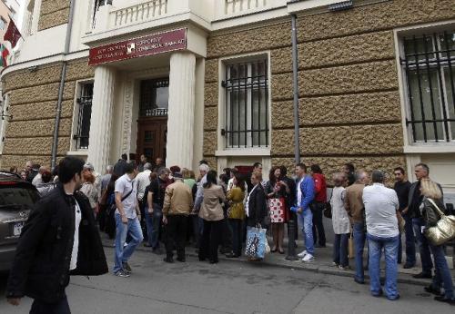 Βουλγαρία: Η μυστική υπηρεσία πληροφοριών θα ερευνήσει ποιοι αποσταθεροποιούν τις τράπεζες