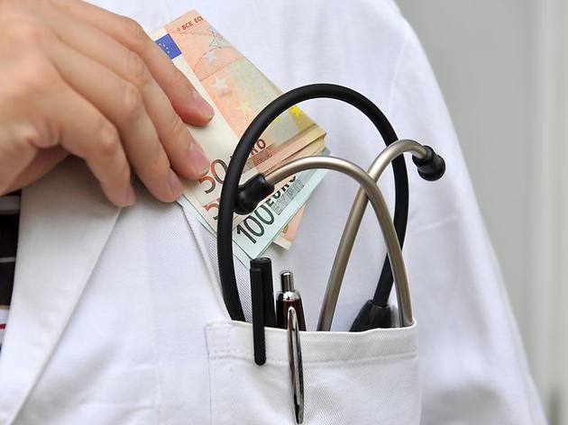 Φοροδιαφυγή 1,4εκ. ευρώ από 14 γιατρούς