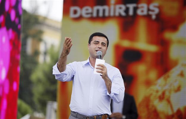 Μεγάλη η συγκέντρωση του Κούρδου υποψηφίου για την προεδρία στη Κωνσταντινούπολη