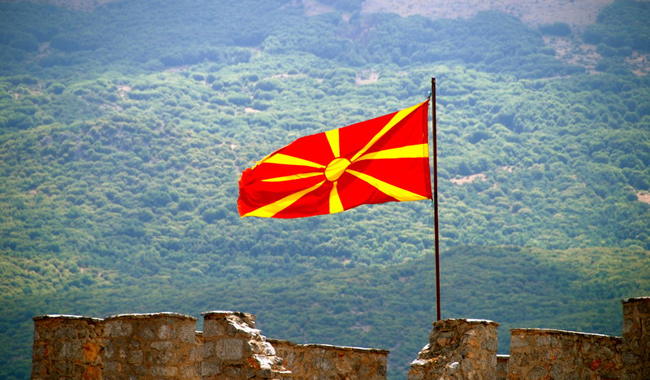 Κομισιόν προς Σκόπια: “Βρείτε τι θα κάνετε με το ζήτημα του ονόματος αν θέλετε να ενταχθείτε στην ΕΕ”