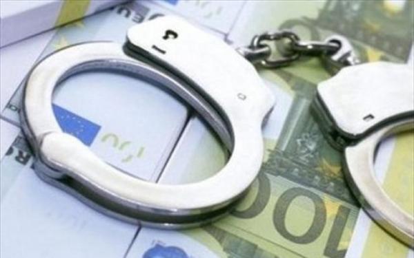 Συνελήφθησαν τέσσερα άτομα για φορολογικές και ασφαλιστικές παραβάσεις