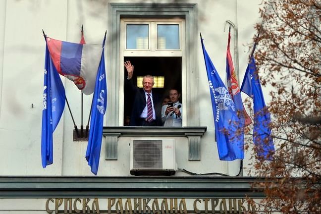 B.Σέσελι: “Αποστάτες και προδότες ο πρόεδρος και ο πρωθυπουργός της Σερβίας”
