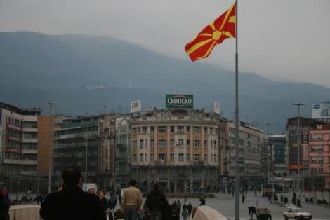 Έχουν πλάκα στα Σκόπια: Λογοκρίνουν ακόμα και αυτούς που μιλάνε υπέρ τους