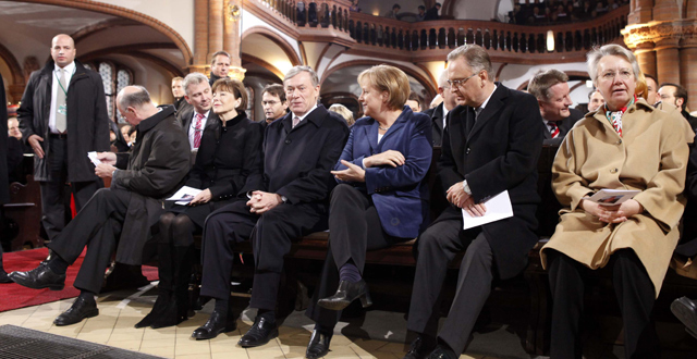 Η Α.Μέρκελ φορολογεί την χριστιανική πίστη – Χιλιάδες χριστιανοί εγκαταλείπουν τις εκκλησίες