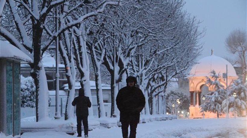 Τουρκία: Βαριά χιονόπτωση έχει παραλύσει την Κωνσταντινούπολη [βίντεο]