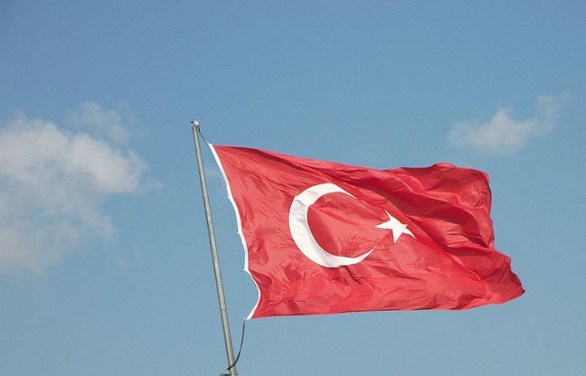 13 χρόνια κάθειρξη σε Κούρδο επειδή κατέβασε την τούρκικη σημαία στην αεροπορική βάση του Ντιγιάρμπακιρ