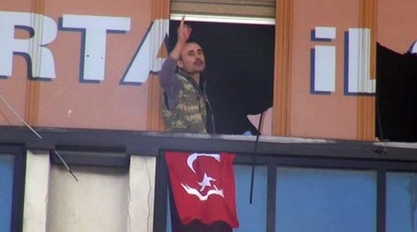 Τουρκία: Ένοπλοι εισέβαλαν σε γραφείο του AKP στην Κωνσταντινούπολη – Εξουδετερώθηκαν δύο Κούρδοι (upd)