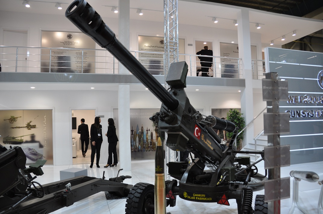 Έτοιμο για παραγωγή το νέο τουρκικό ρυμουλκούμενο πυροβόλο των 105mm [εικόνες]