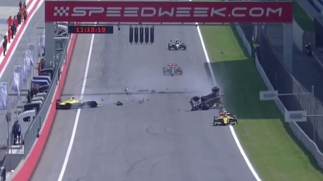 Τρομακτικό ατύχημα στη Formula Renault! (video)