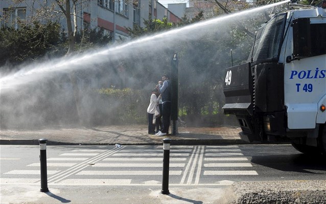 Τουρκία: Η αστυνομία έκανε χρήση δακρυγόνων και αντλιών νερού εναντίον διαδηλωτών