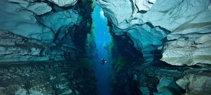 Τα 15 πιο εντυπωσιακά σπήλαια του πλανήτη για μπάνιο και κατάδυση -Το ελληνικό με τα μπλε κρυστάλλινα νερά [εικόνες]