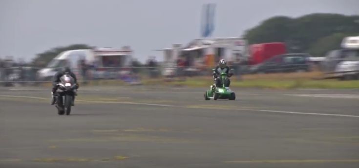 Η απόλυτη κόντρα: Ένα mobility scooter εναντίον ενός superbike! [βίντεο]